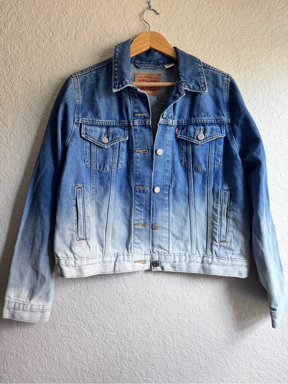 Levi’s Original Trucker Denim Jacket Blue White Gradient Ombre Dip Dye XL